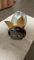 Lustiges Metallschwein als Pflanzentopf, Deko für Garten
