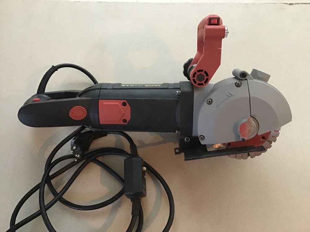 Makita Mauernutfräse SG181, Schlitzfräse, 2150 Watt, 180mm, Schnittleistung bis 60mm – Böttcher AG