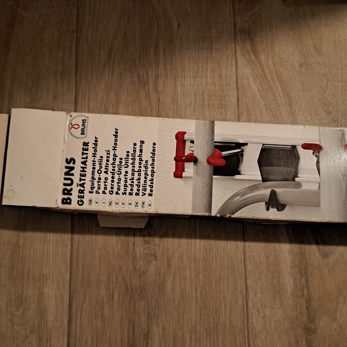 Supporti a parete: BRUNS Geräthalterung 0.5m Schiene mit 4 Haltern neu – Usato da Kriegstetten venduto da Jakasi