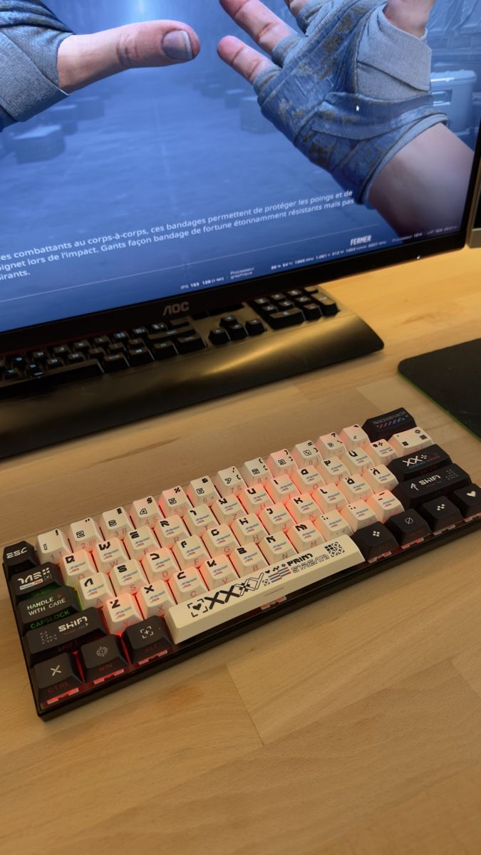 Tastiere: Clavier 62% gaming custom csgo – Usato da Nyon venduto da MUALight 7