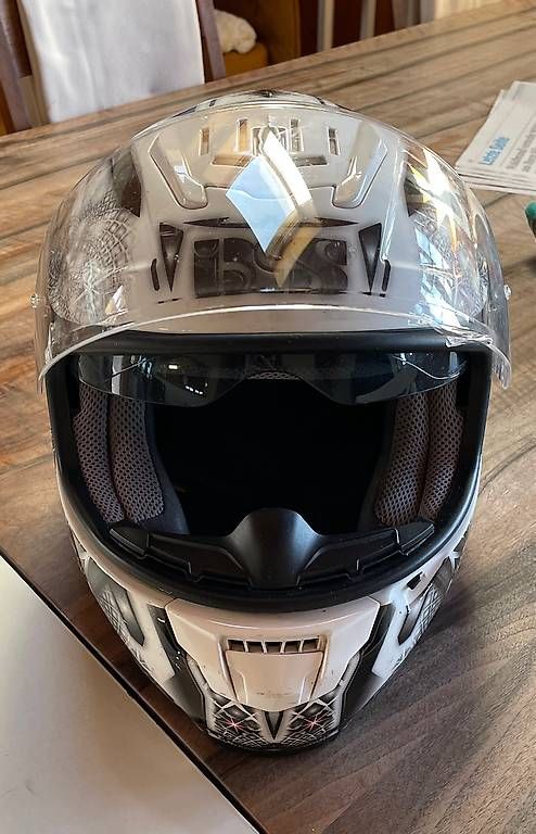 Helme & Visiere: gebrauchter Motorradhelm – Gebraucht aus Aeschiried von misch_011 1