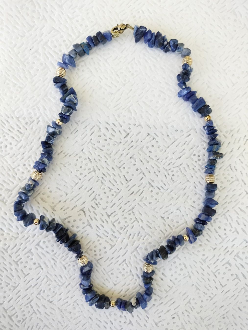 Catenine: Collier artisanal en sodalite – Usato da Cortaillod venduto da rozinna