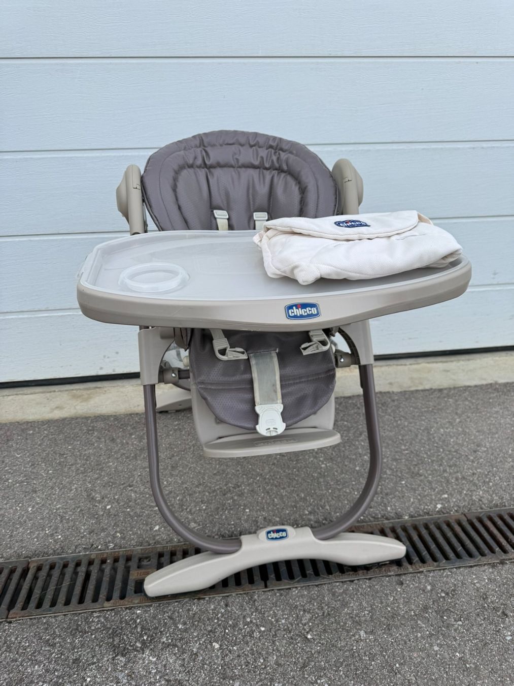 Chicco Seggioloni: Chaise haute Chicco (modèle Polly magic) – Usato da Cottens FR venduto da d52461 3