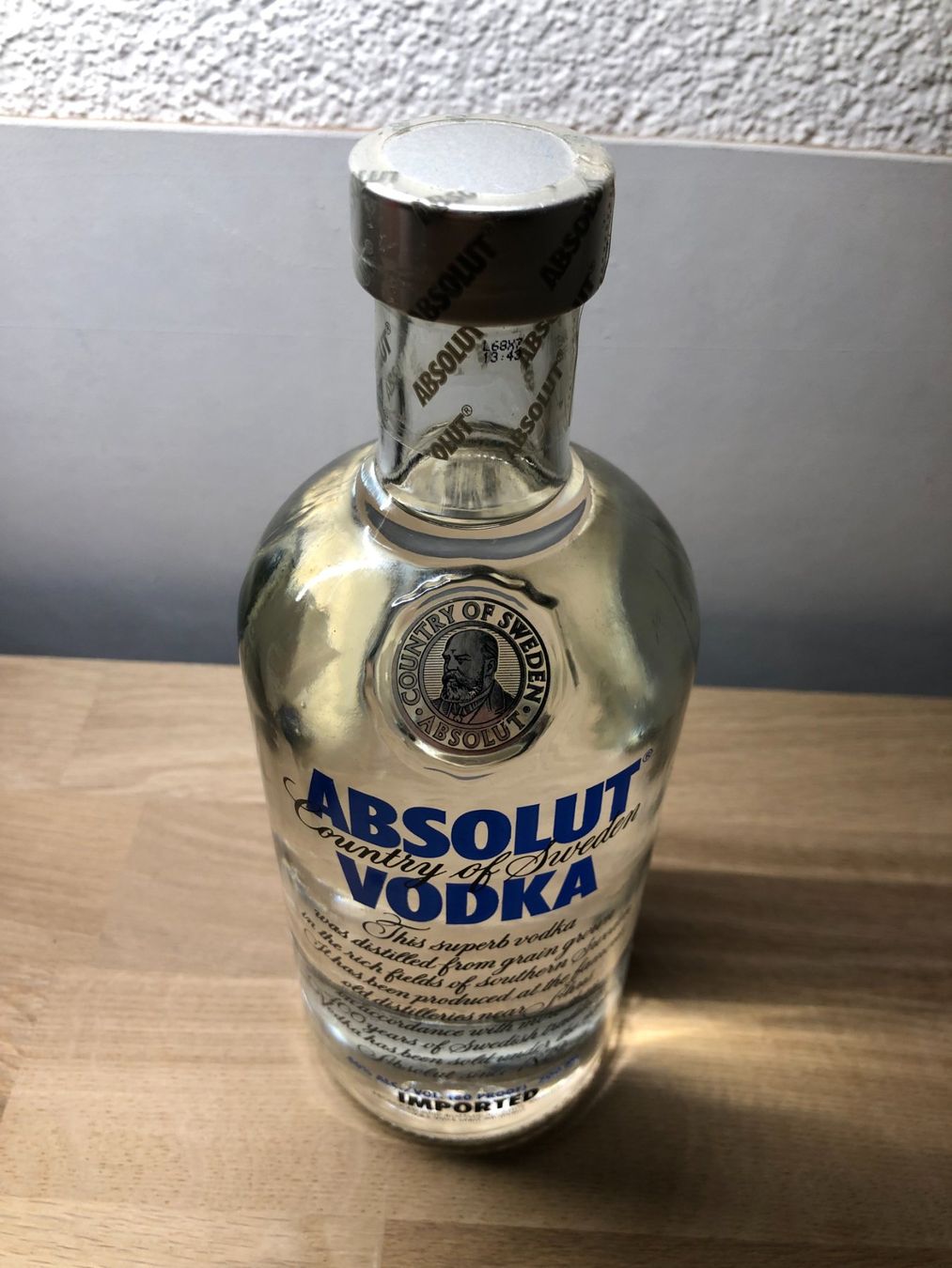 Absolut Vodka Spiritueux: ABSOLUT VODKA 700ML (ca. 2007) - Lot Code: L68X7 13:43 – Neuf avec emballage d'origine à Aarberg par umearocks 7