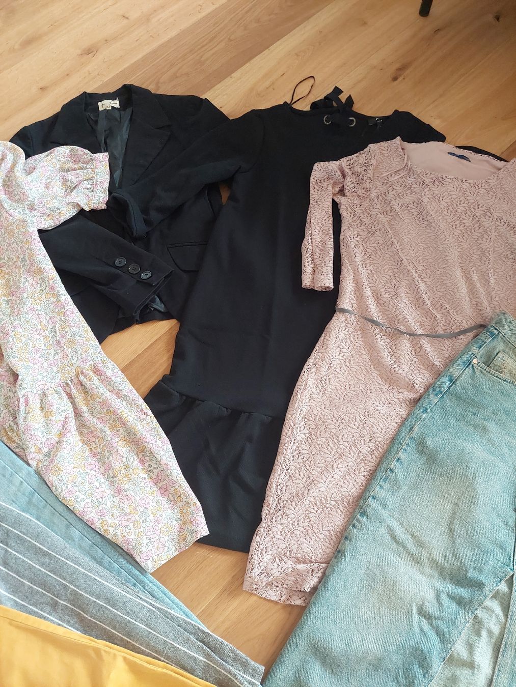 Lotti di vestiti: Kleider Paket, Damen, Gr. S – Usato da Schenkon venduto da rausausdemhaus 2