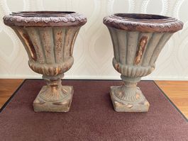 2x Amphore mit Fuss Sockel Pomax Polyresin Antik Finish