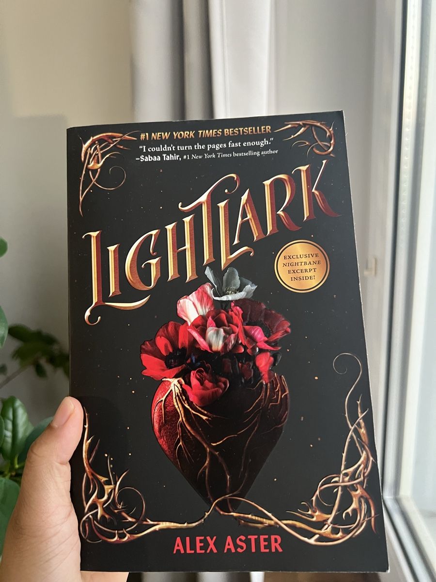 Bücher: Lightlark von Alex Aster – Neu (gemäss Beschreibung) aus Glattbrugg von readsy