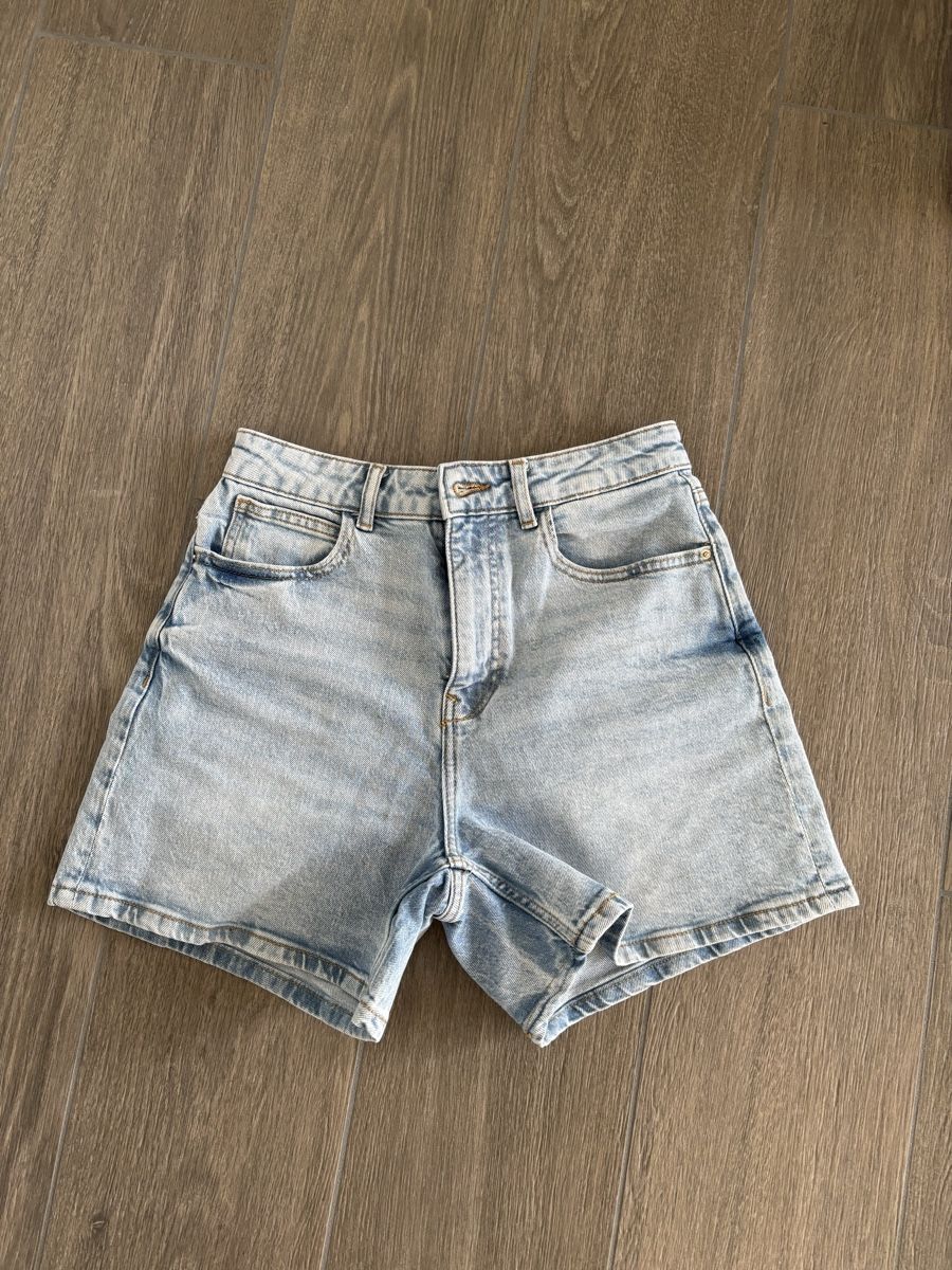 Zara Jeans: ZARA Shorts in Grösse 36 – Usato da Winterthur venduto da ccl_0804
