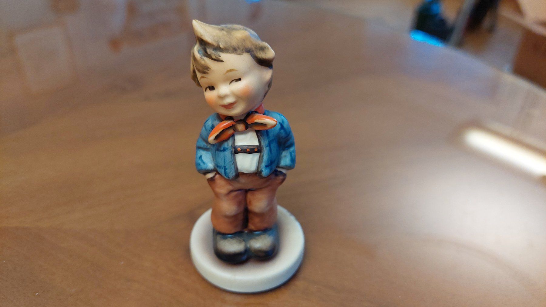 Hummel Statuette: Hummel Figur  189/ HUM 553 "Spitzbub" / "Scamp" – Usato da Russikon venduto da um1224