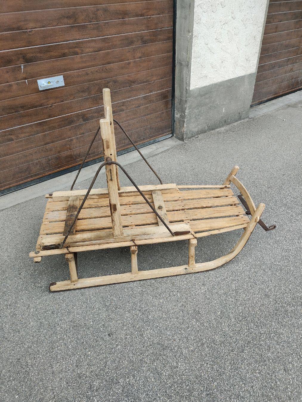 Luge: Antiker Holzschlitten  – D'occasion à Eggiwil par janora02 3