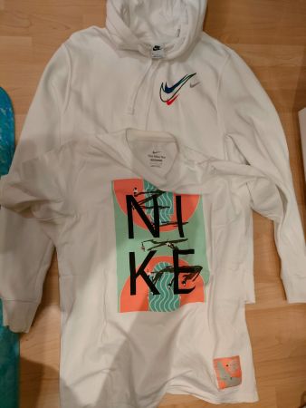 Nike Set T-Shirt & Hoodie Grösse M