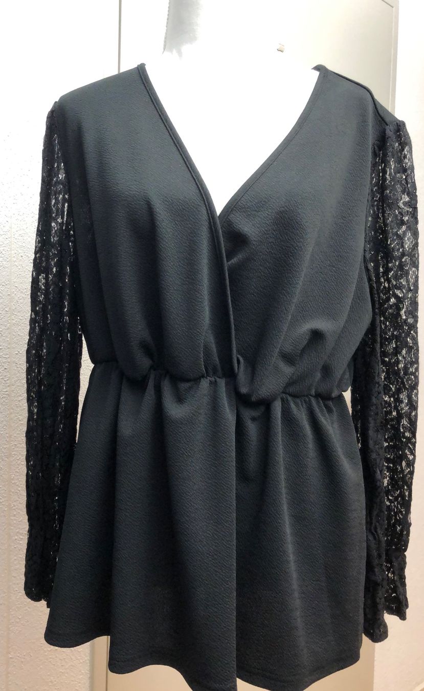 Shein Camicette: Bluse Curve, schwarz, Gr. 0XL – Usato da Wallisellen venduto da watcher01 1
