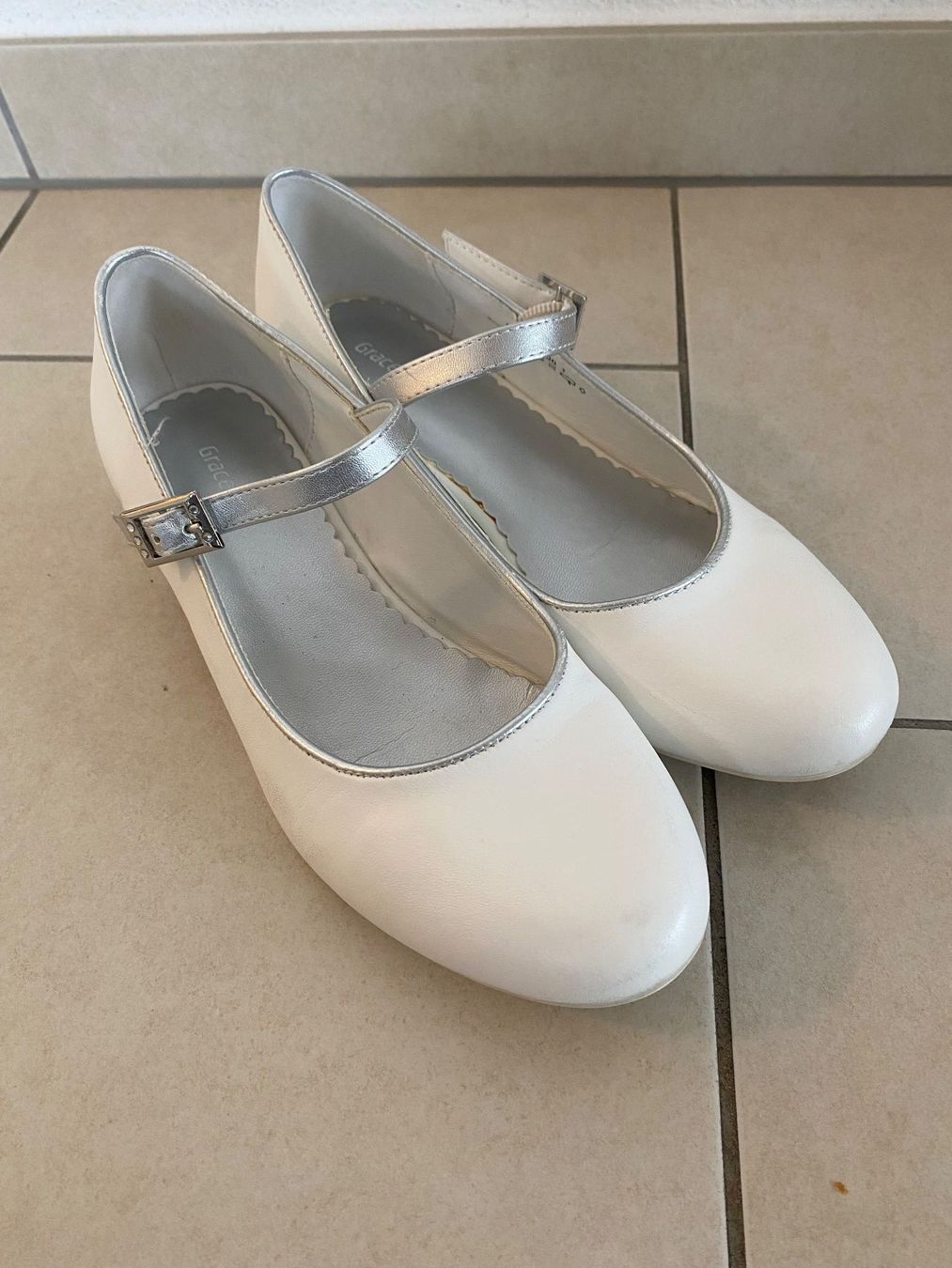 Schuhe für Mädchen: Weisse Mädchen Schuhe mit Absatz und Glitzer Gr. 36 – Gebraucht aus Küssnacht am Rigi von icbicb 3