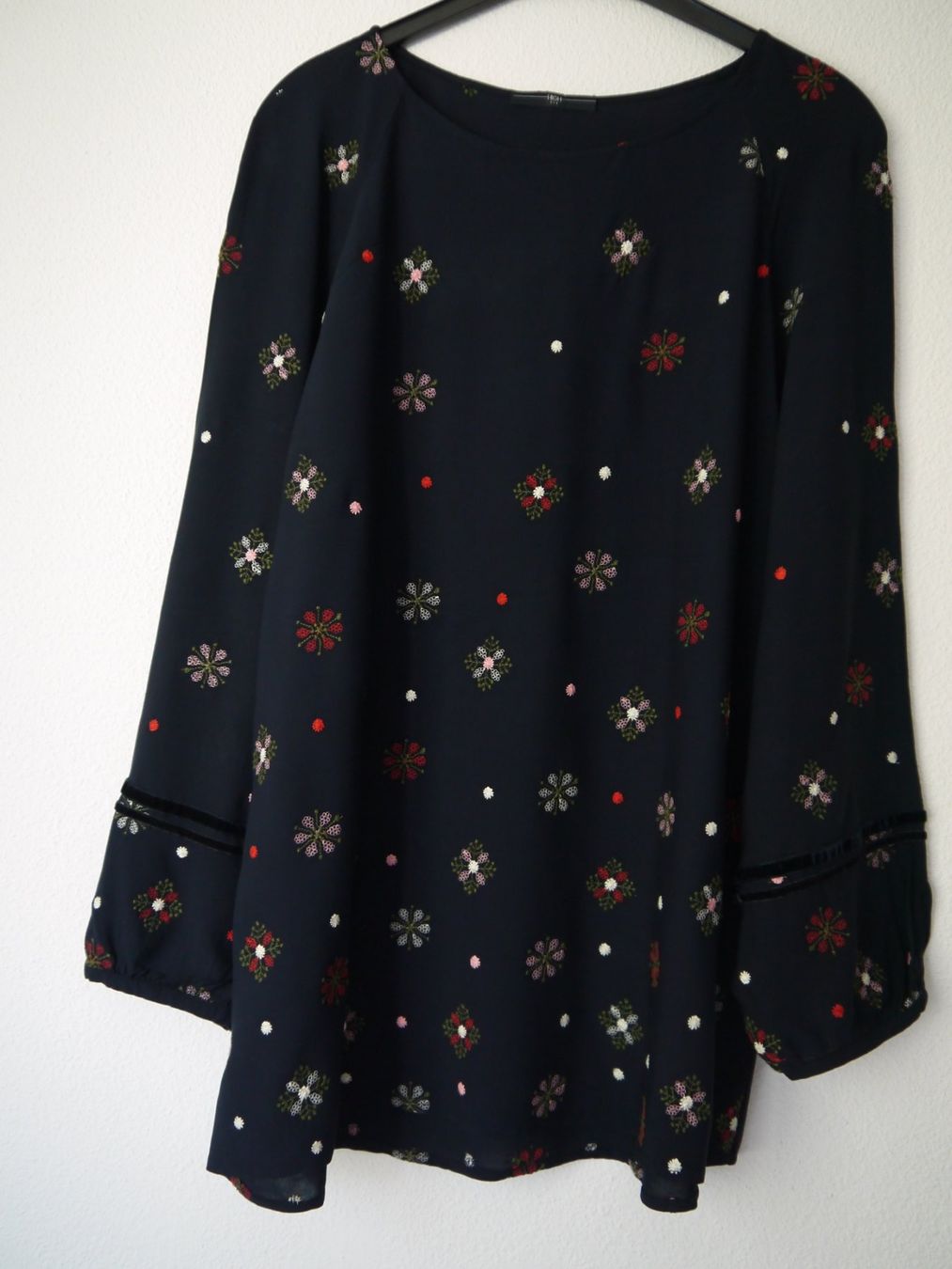 High Camicette: HIGH USE  Bluse aus Viskose – Usato da Hagendorn venduto da Blaf