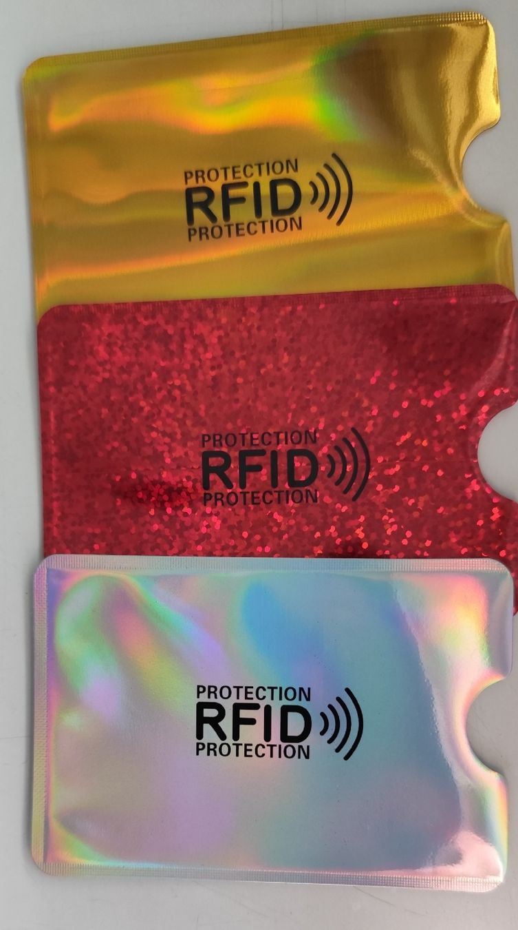 Cartes de téléphone: 3 RFID-Schutzhüllen – Neuf avec emballage d'origine à Basel par Alacant 1