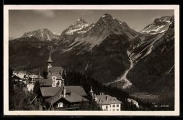 Arosa, Teilansicht mit Kirche und Bergpa