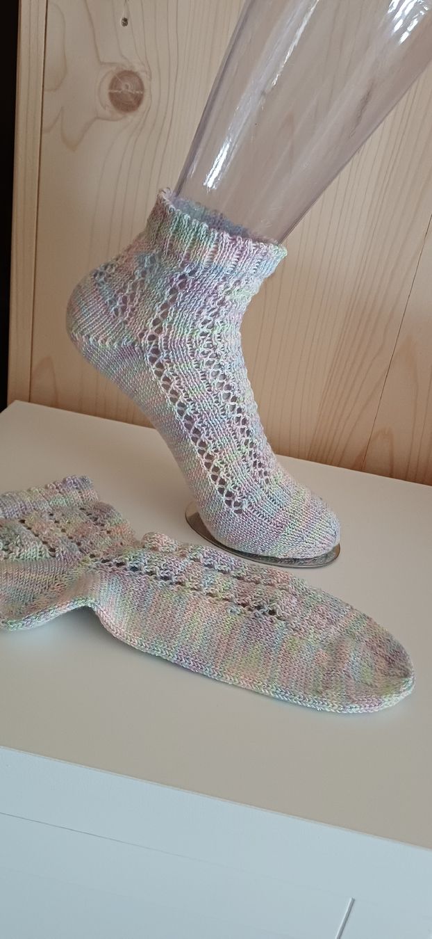 Socken: Sneaker-Socken mit Lochmuster Grösse 37/38  – Neu und originalverpackt aus Amriswil von SANNamerino