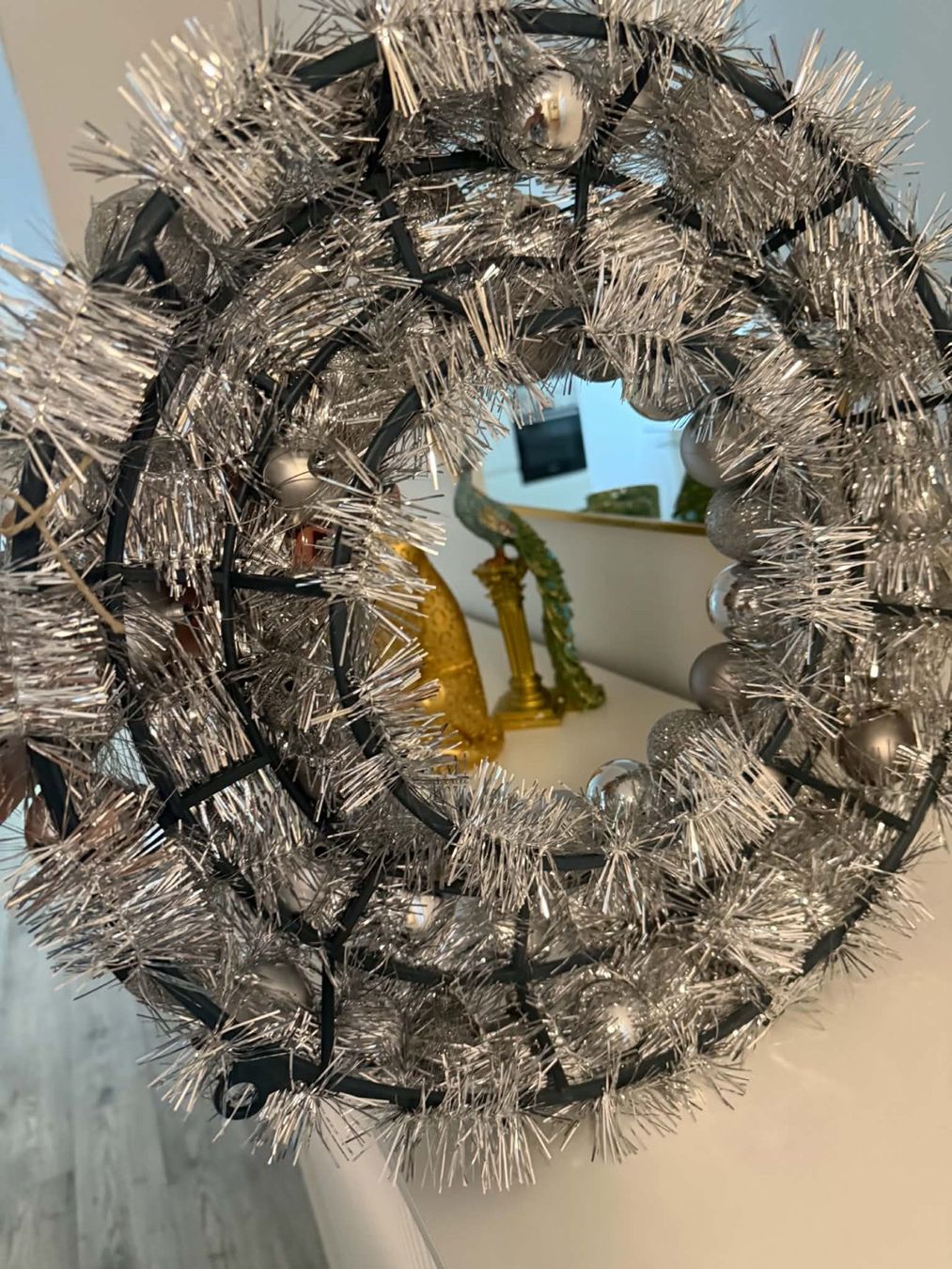 Alle Dekorationen: Grössere Weihnachtskranz Silber mit Kugeln Glanz – Gebraucht aus Bern von MIR-IAM 3