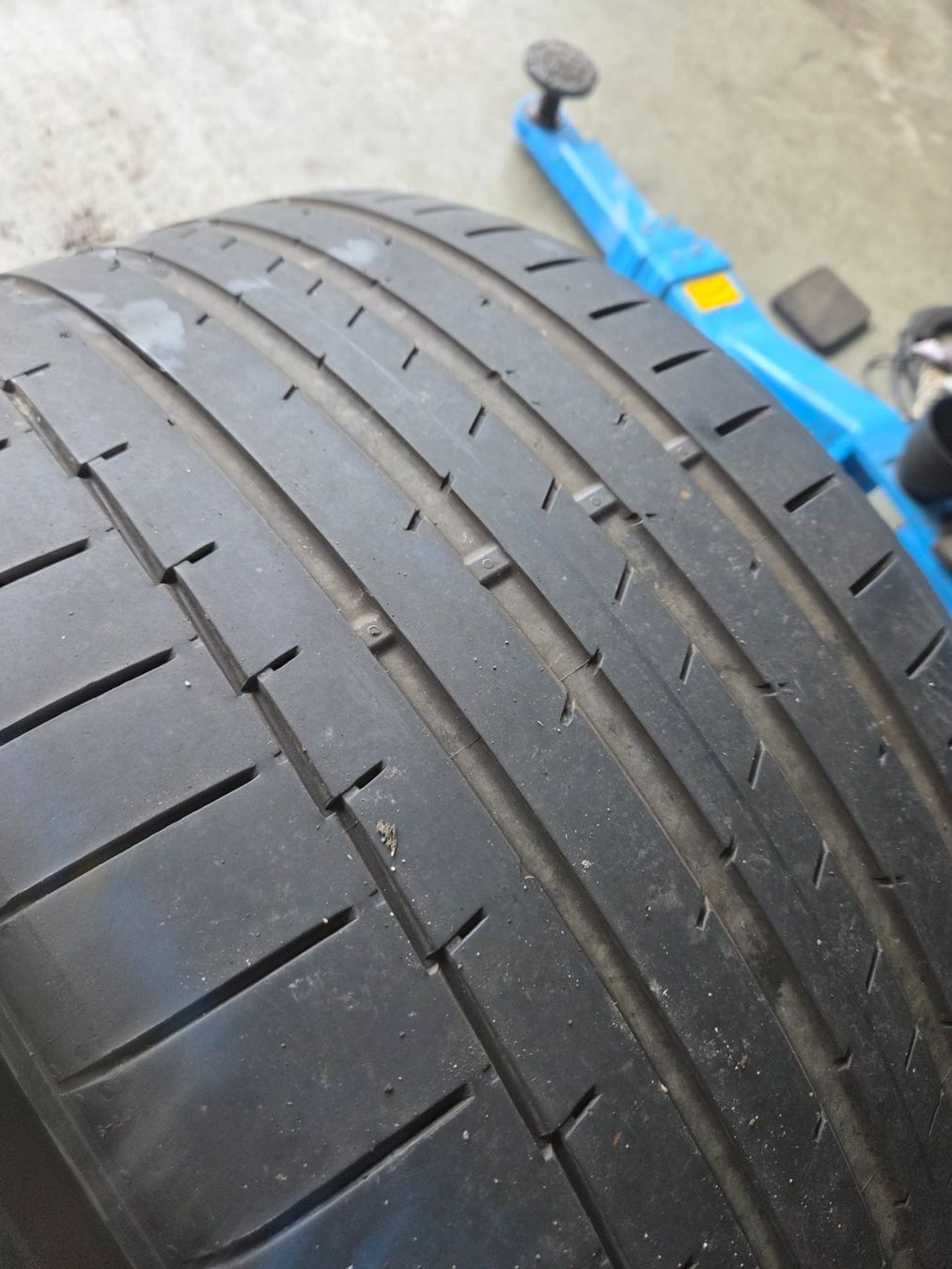 Pneus & Roues: 315 / 40 R 21 – D'occasion à Fischbach-Göslikon par Emanuel.Bardhi 2