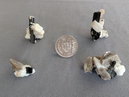 8 Stufen mit Turmalin, Muskowit & Feldspat (Set 2)