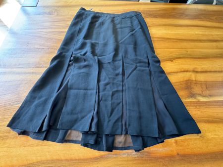 Schwarzer raffinierter eleganter Avantgarde Maxirock, Gr. 38