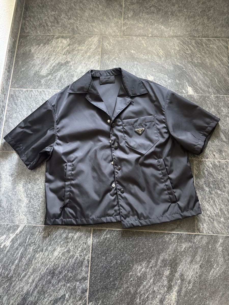 Prada Camicie: Prada Nylon Hemd schwarz – Nuovo (secondo la descrizione) da Spiez venduto da vvo_627h