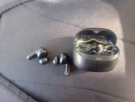 JBL In-Ear Kopfhörer schwarz mit Ladecase gebraucht
