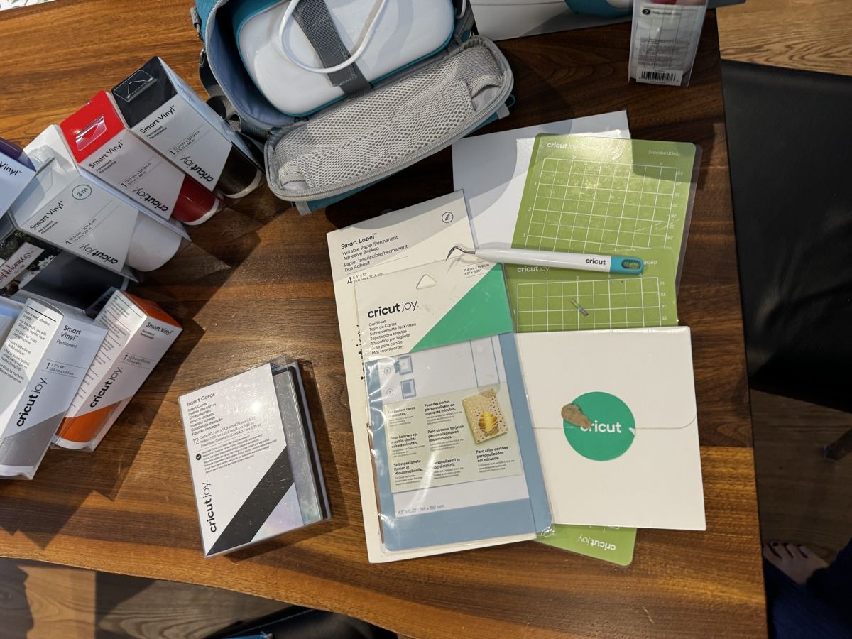 Toutes les machines: Cricut Joy Schneideplotter mit viel Zubehör  – D'occasion à Oekingen par yvo_g97y 1