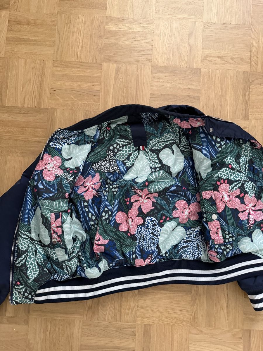 Tommy Hilfiger Jacken: Tommy Hilfiger Bomberjacke 2-seitig Grösse S – Gebraucht aus Bern von al.essia 4