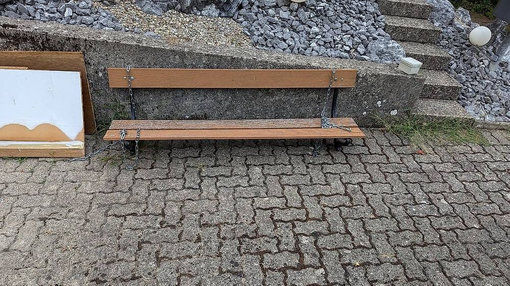 Rustikale Gartenbank mit Aufhängung, stabil Kaufen auf Ricardo