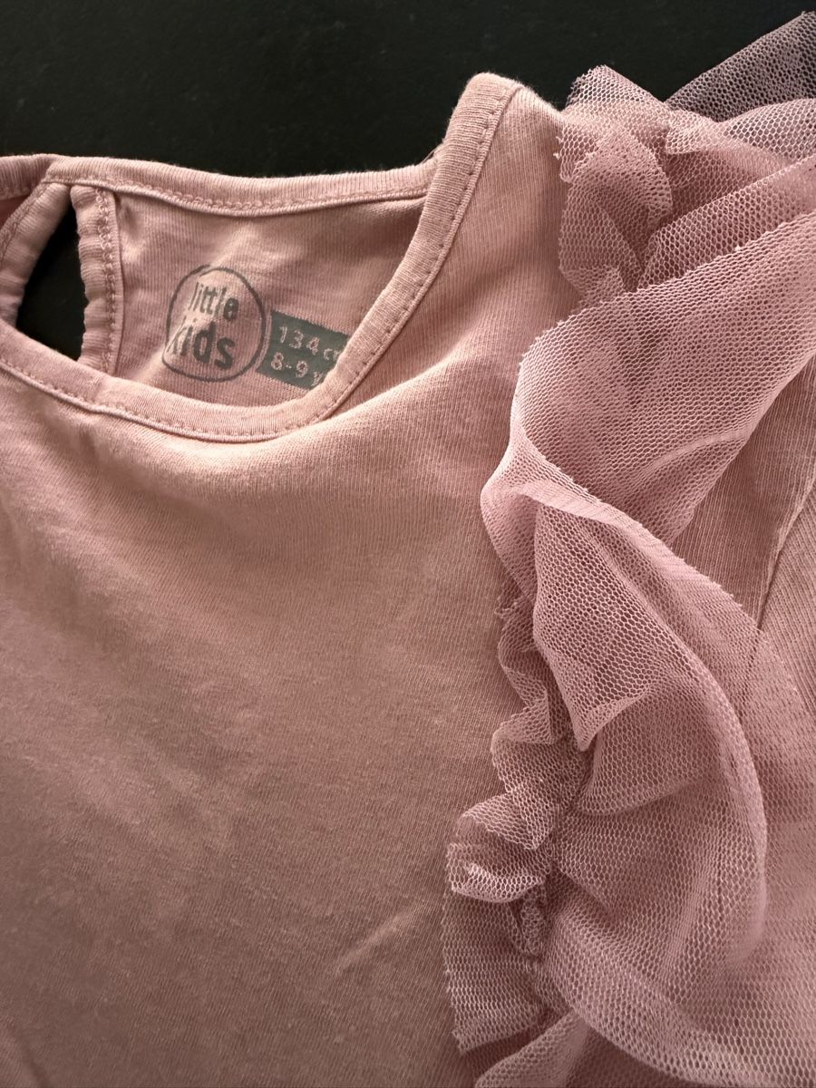 Pulls et sweat-shirts: Langarmshirt Grösse 134 – D'occasion à Grabs par Shelly_87 1