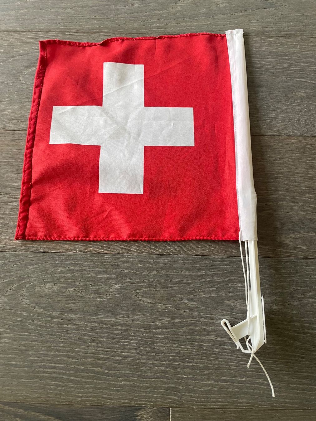 Drapeaux: Schweizer Auto Fahne - Fenster-Montage – D'occasion à Hünenberg par Betsch1 1