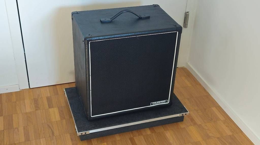 Harley Benton Haut-parleurs: Cabinet Harley Benton G112 Celestion V30 – D'occasion à Kirchberg BE par bero-music 1
