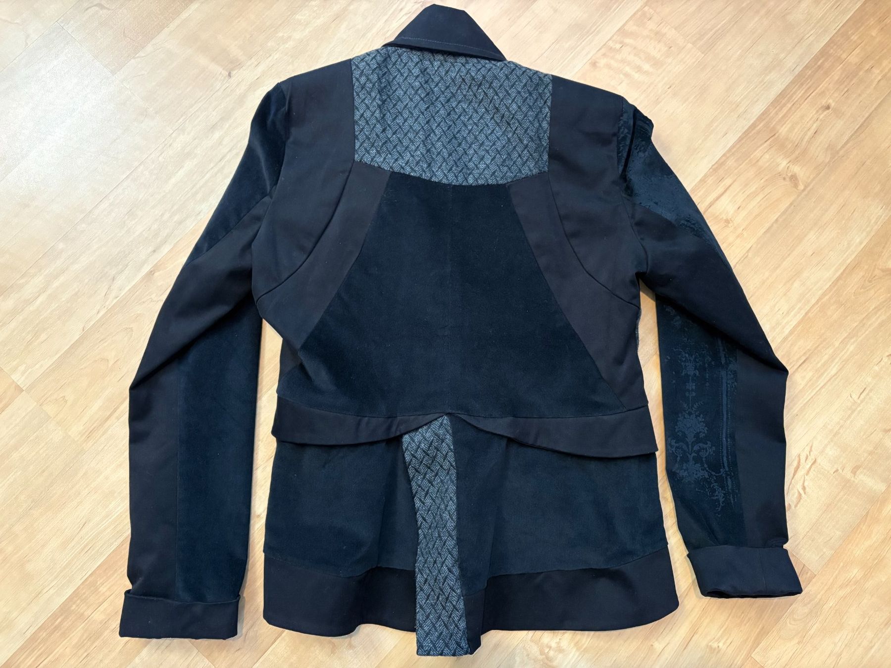 Giacche: Aussergewöhnliche Jacke Gr. M – Usato da Willisau venduto da ani_gtk8 3