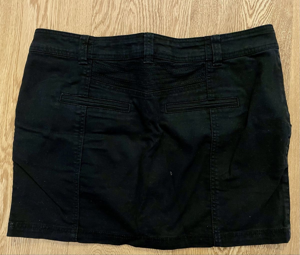 Esprit Gonne: Schwarzer Minirock von EDC by Esprit, Gr. 40 – Usato da Stansstad venduto da alexandra171080 1