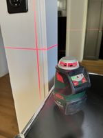 Bosch Lasergerät mit Stativ