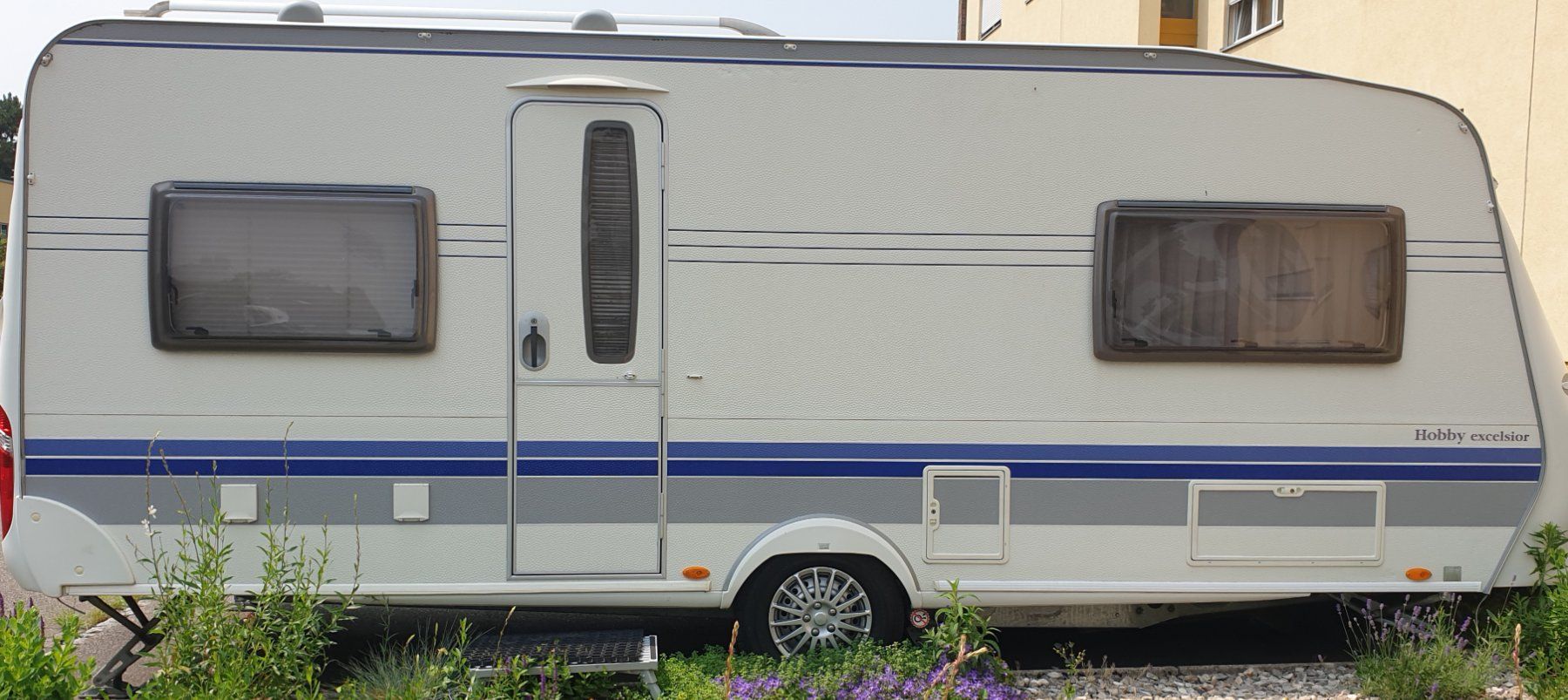 Hobby Veicoli da campeggio: Wohnwagen Hobby Excelsior – Usato da Recherswil venduto da bass-ted 1