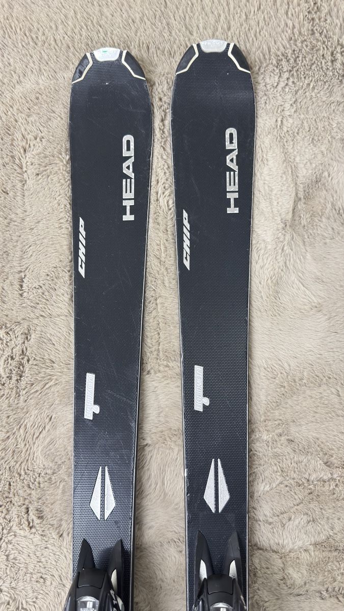 Head Skis: Head Chip Carving Ski mit Bindung schwarz gebraucht – D'occasion à Dietlikon par kickboxer_999 1
