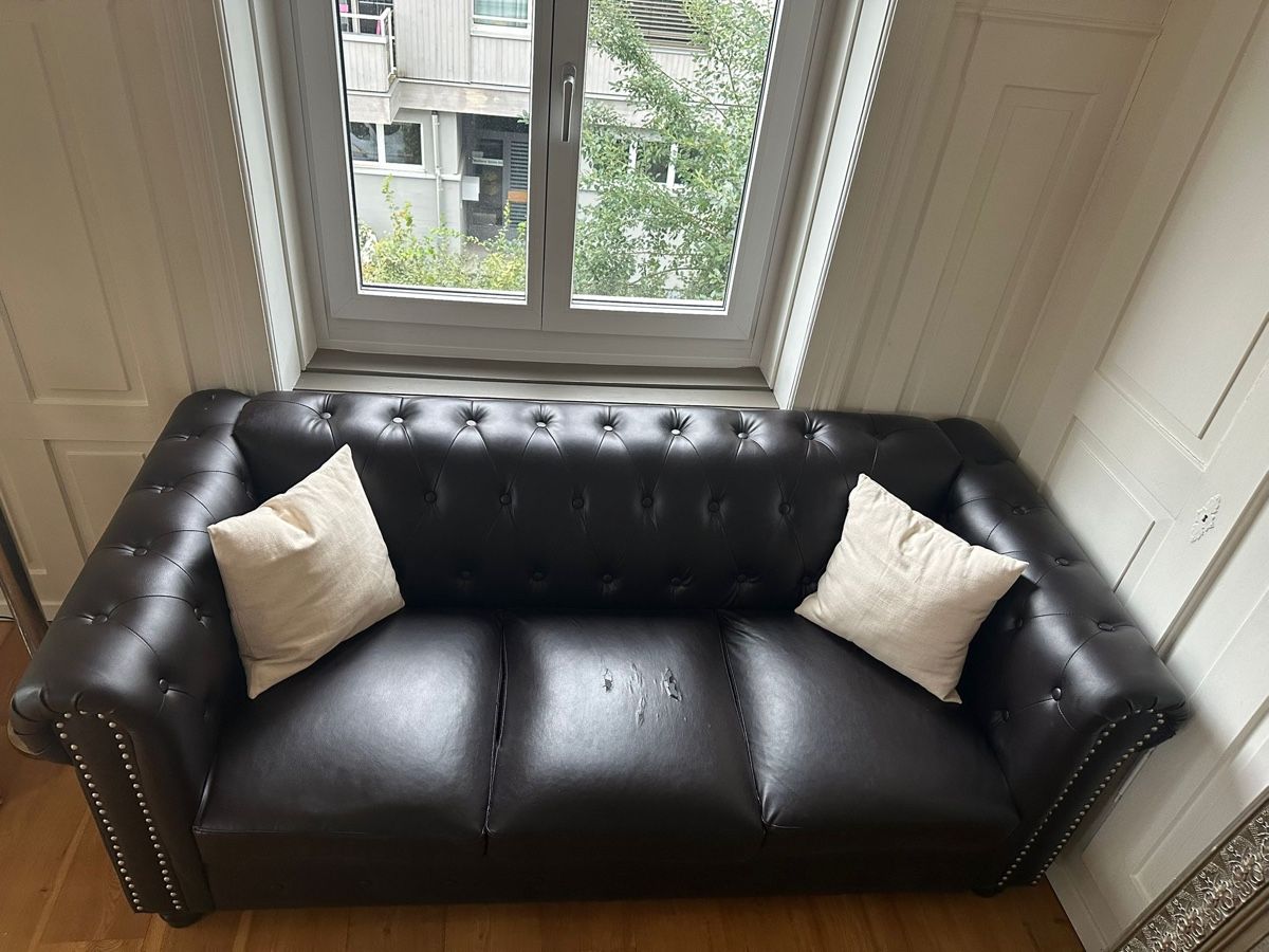 Sofas: Chesterfield Sofa - Kunstleder 3-Sitzer gebraucht – Gebraucht aus St. Gallen von cha_gk52 4