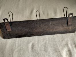Antike Wandgarderobe, Holz mit 3 Haken, Landhausstil
