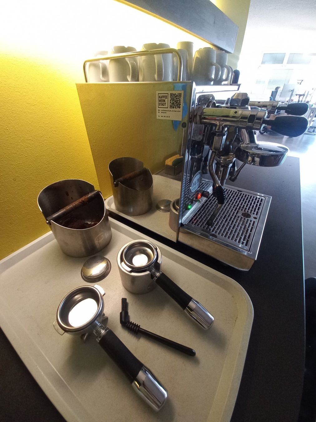 Kaffeemaschinen & Espressomaschinen: Profi Espressomaschine / Kaffeemühle / Milchschäumer – Gebraucht aus Zürich von ver_5cjl 5