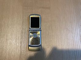 Dolce Gabbana Motorola Mit allem Zubehör ( inkl. ) Kopfhörer