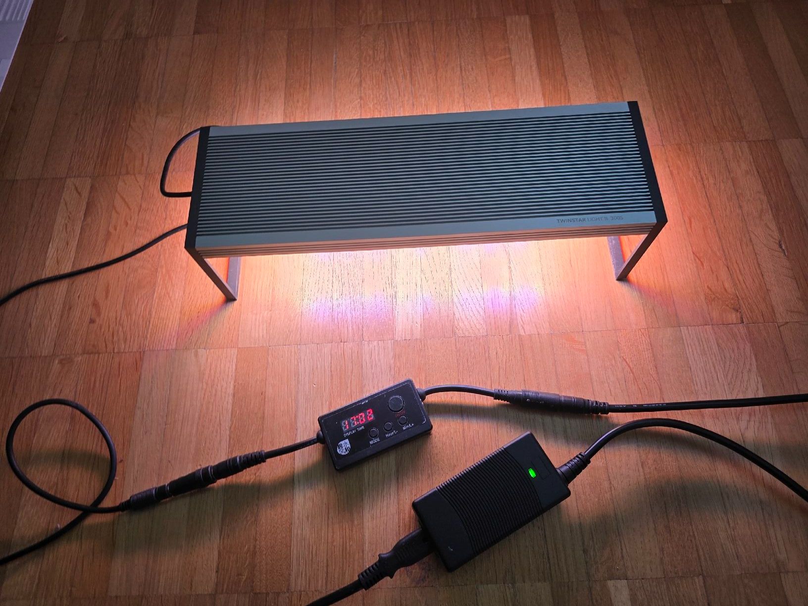 Lampade: Aufsetzlampe Twinstar Light III 300S mit Controller – Usato da Grüningen venduto da ObiJuanKenobi