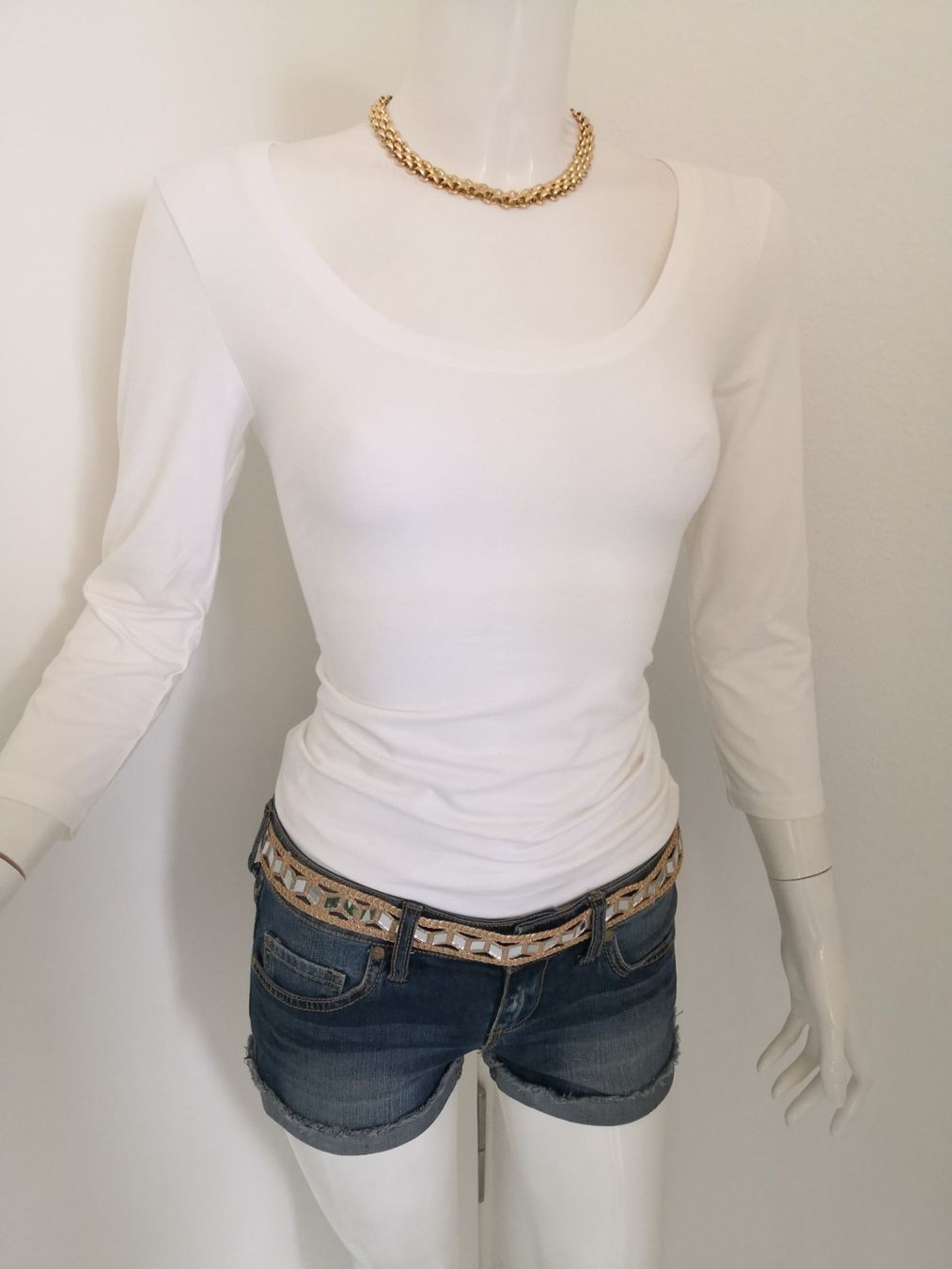 Mango T-Shirts: 🤩MANGO LANGARM T-SHIRT WEISS – Gebraucht aus Olten von Naja-Twins-Twins 9