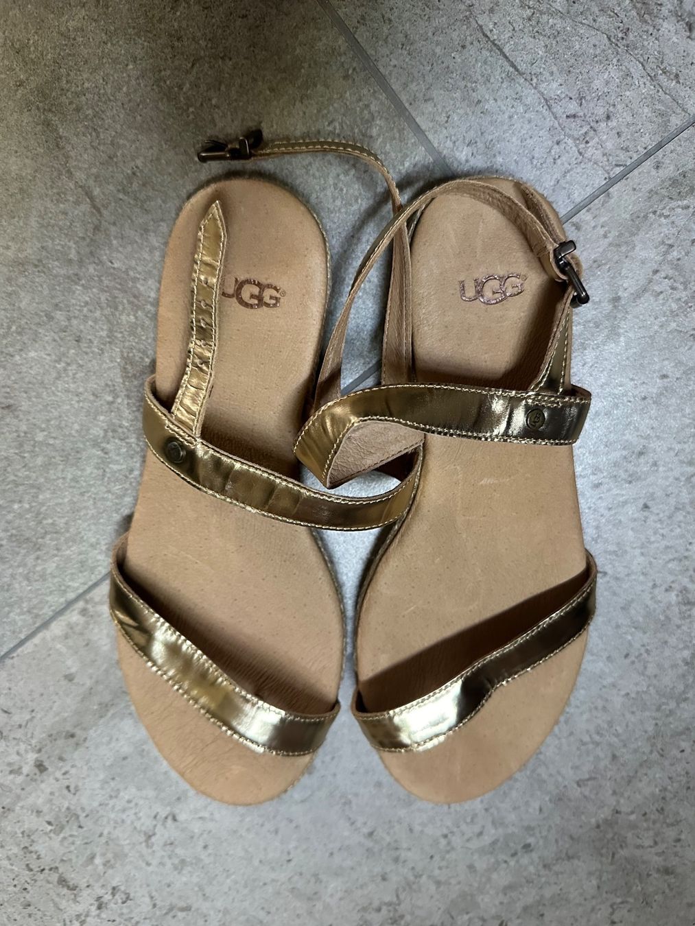 Ugg Scarpe da donna: Ugg sandals 37 – Nuovo e nell'imballaggio originale da Ebikon venduto da nat_jzh5
