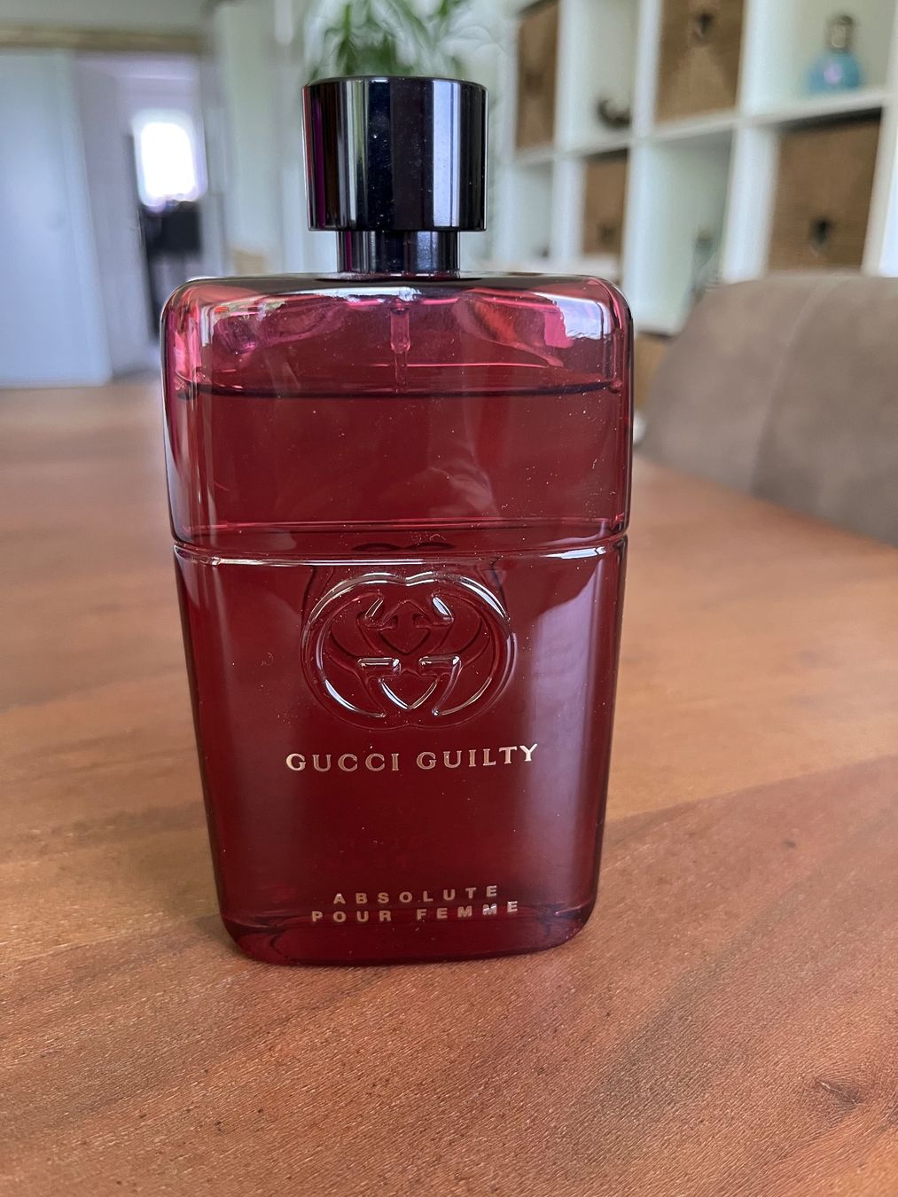 Gucci Parfum & Eau de Toilette: Gucci Guilty absolute pour femme 90ml – Gebraucht aus Bôle von lau_wc66