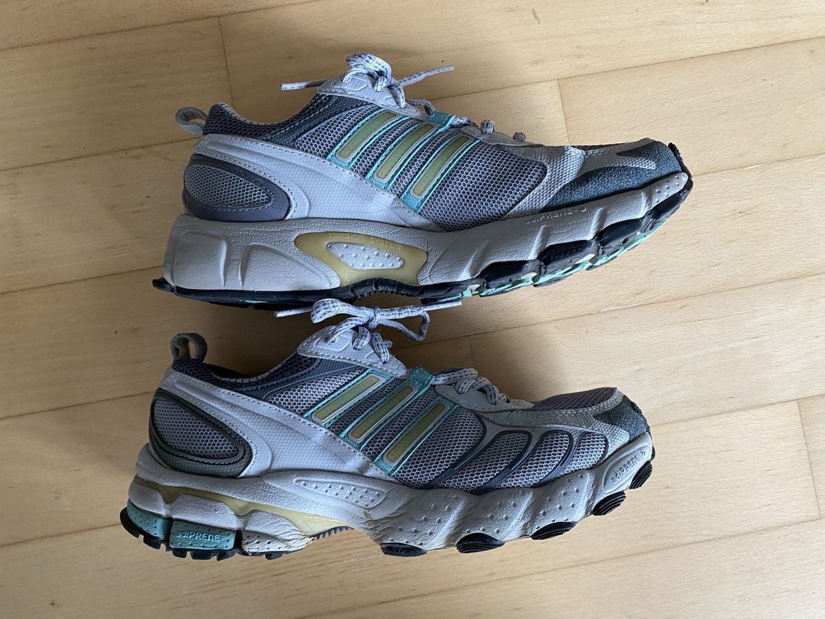 Scarpe da uomo: 2 Turnschuhe Gr.: 37 – Usato da Buchrain venduto da Booster10 1