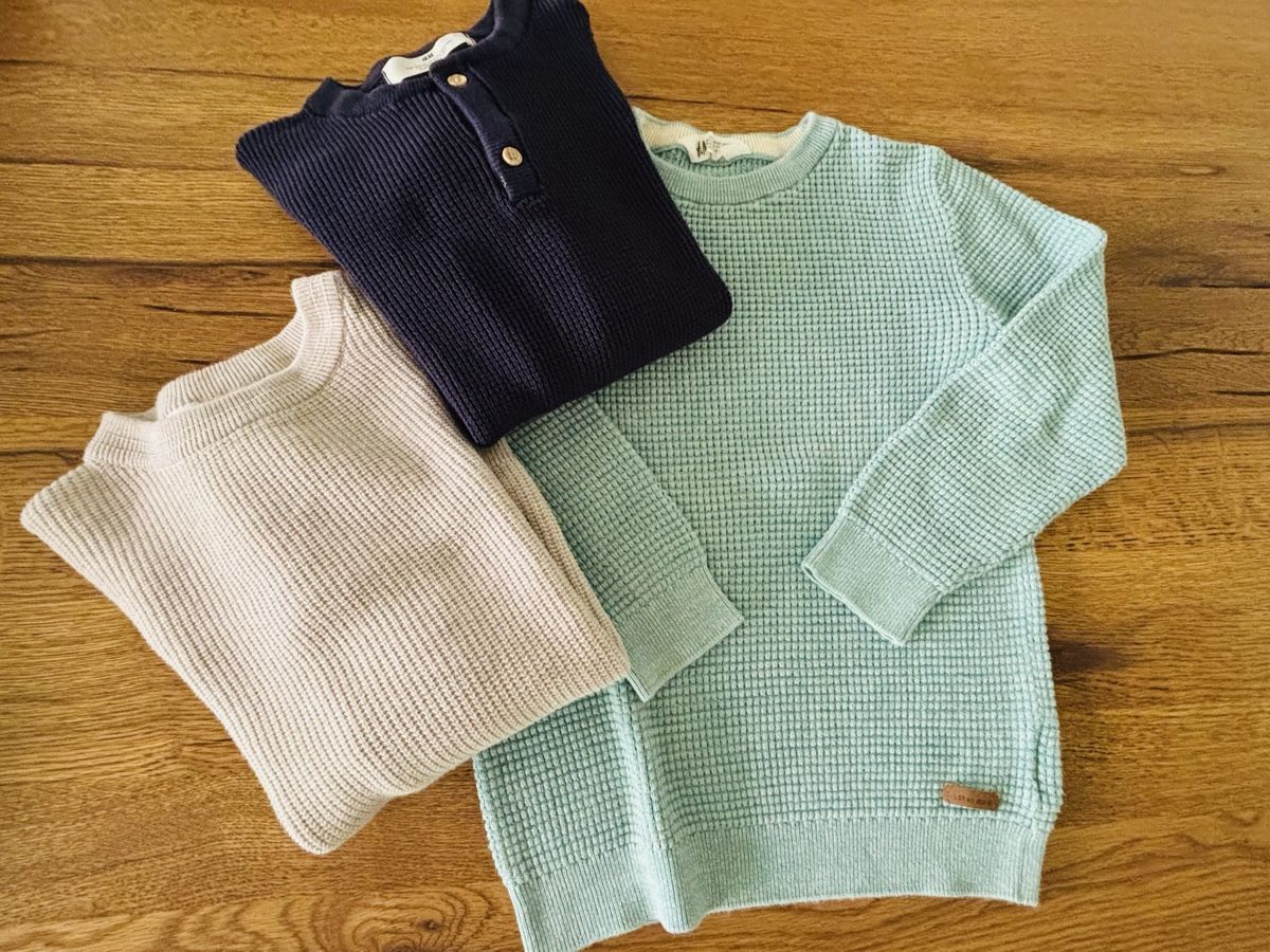 Lotti & Set di vestiti: 3er Set Pullover Waffelstrick Gr. 134 Beige, Mint & Dunke – Usato da Riehen venduto da BS4000