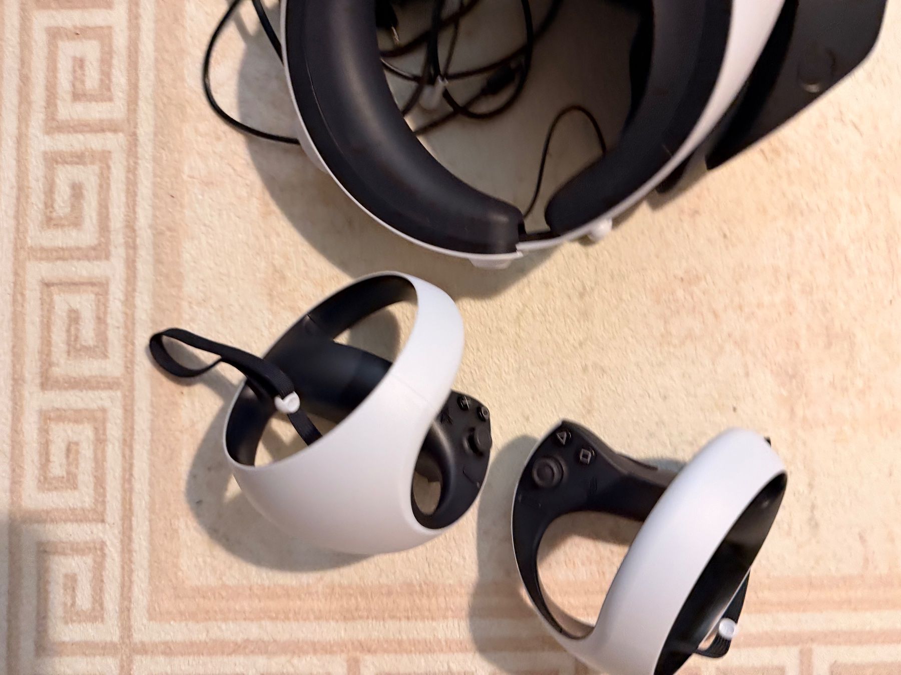 Sony Casco VR: PlayStation VR2 Headset mit zwei Controllern gebraucht – Usato da Kloten venduto da xhu_pmj7 2