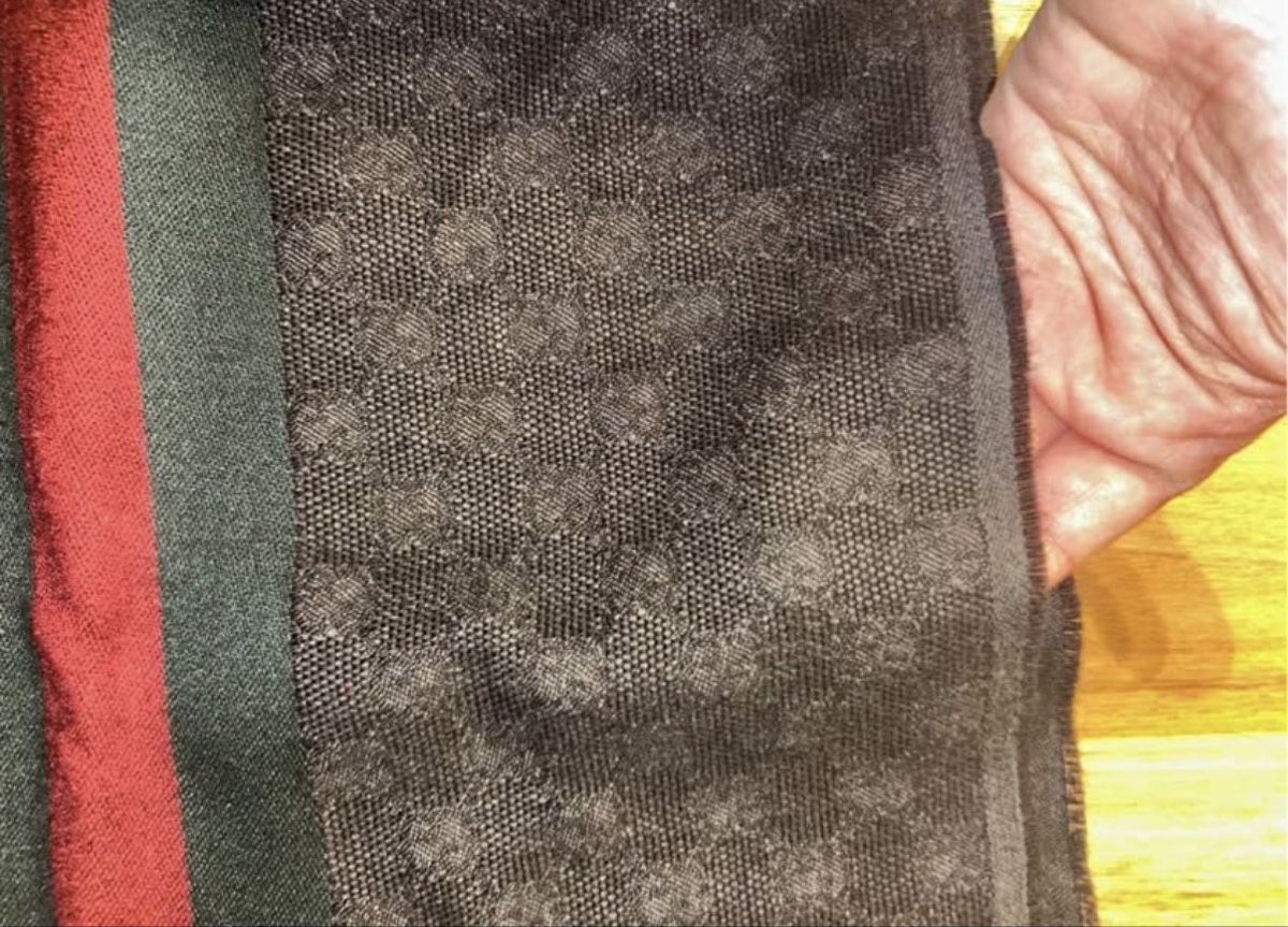 Gucci Sciarpe: Sciarpa da uomo Gucci – Nuovo (secondo la descrizione) da Gravesano venduto da mer_xc6b 2